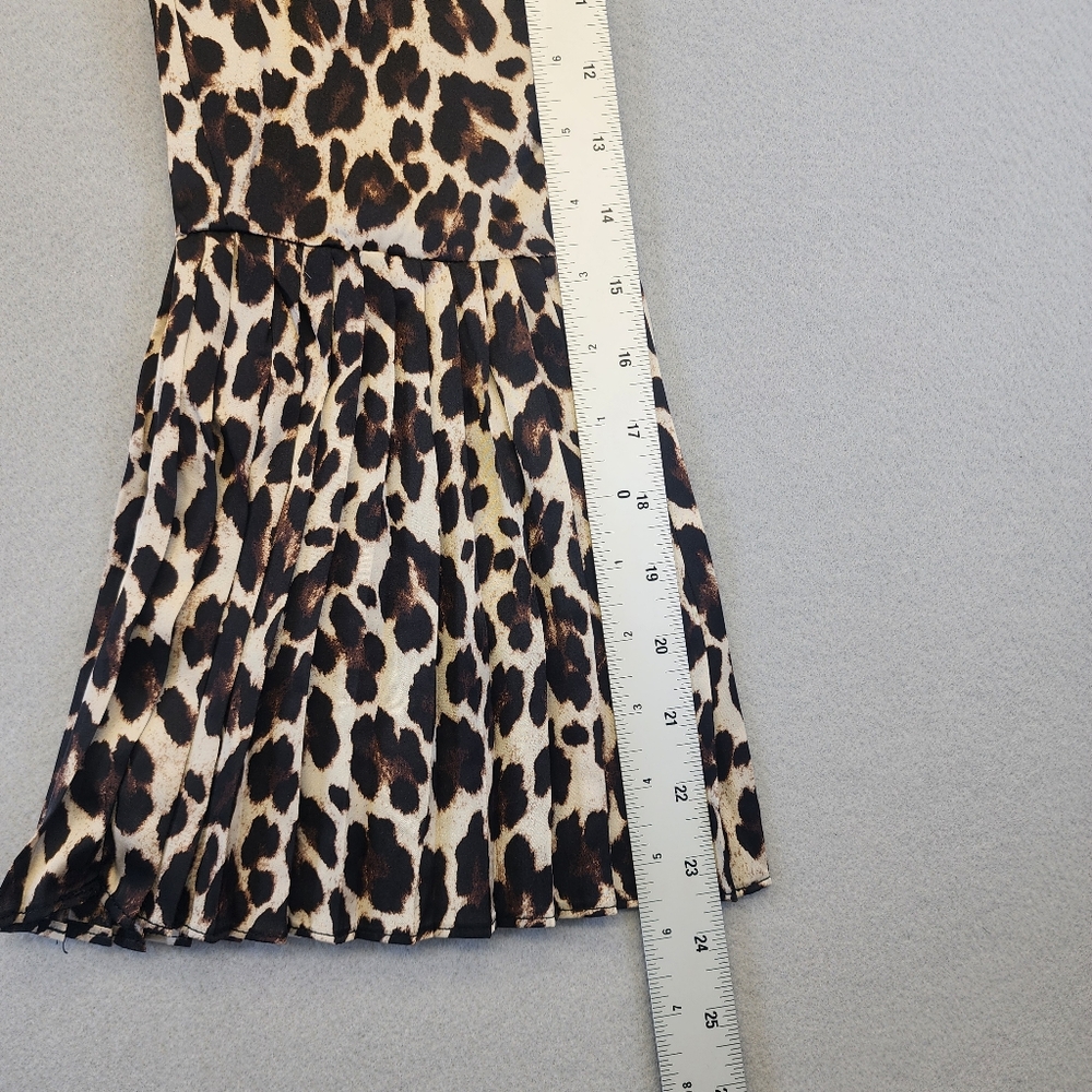 Vince Camuto Leopard Blouse NWT M Silky Tie Neck Pleated Bell Sleeve Boho - Picture 14 of 14